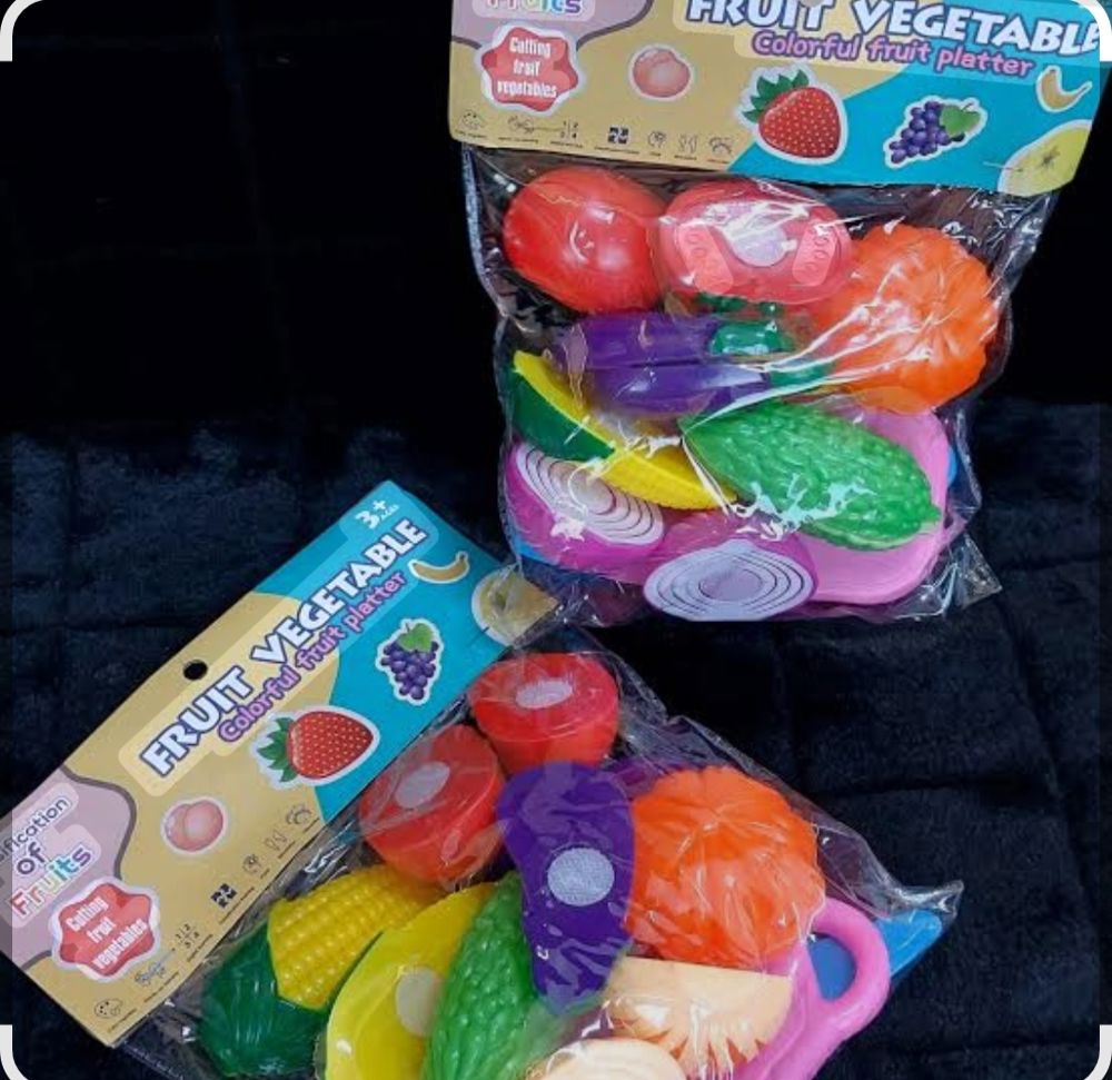 Plastic toys in the shape of fruits and vegetables_thumbnail_3
