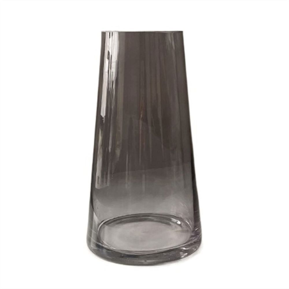 A wide selection of glass vases in various sizes and colors_thumbnail_3