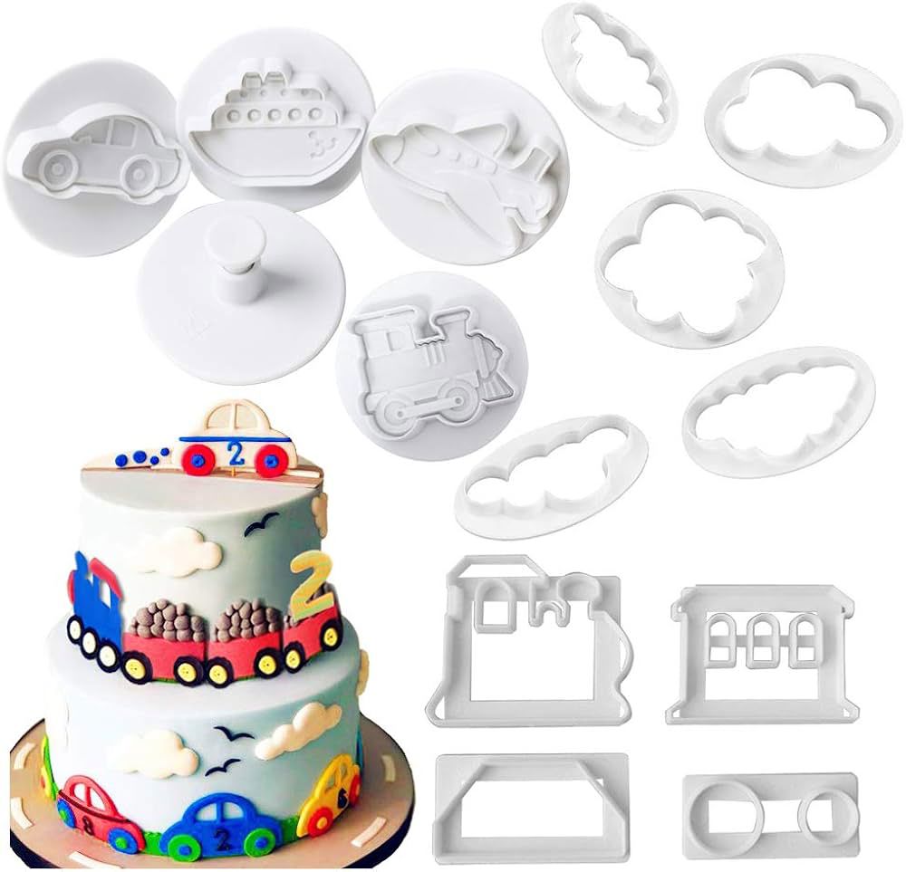 Cake decorating molds come in different shapes._thumbnail_0