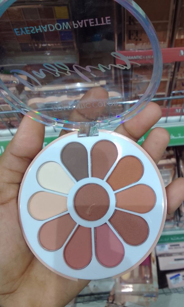 Eye shadow palette_thumbnail_1