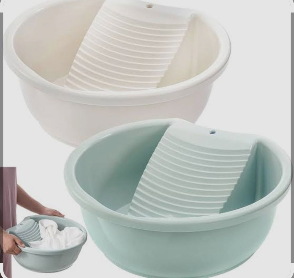 A colorful plastic basin that comes with a washboard_thumbnail_1